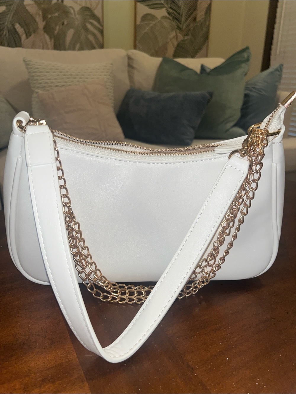 Hand Crafted White Shoulder Bag with Gold Chain and Pearl Frenchie 🐾 - Picture 3 of 7